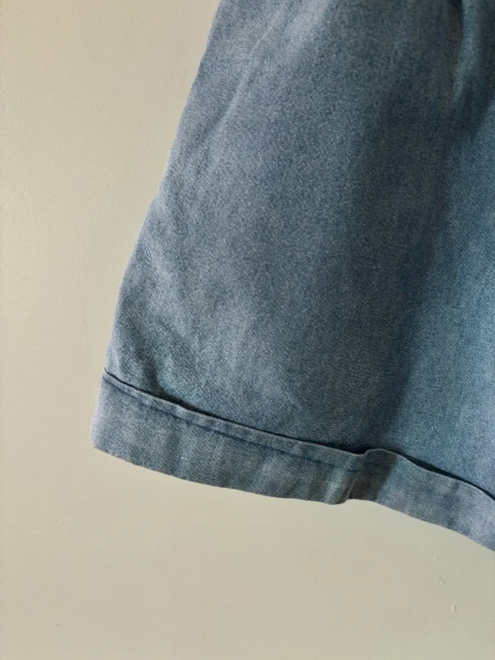 GAP • Vintage • high waisted pleated chambray shorts - Picture 7 of 12